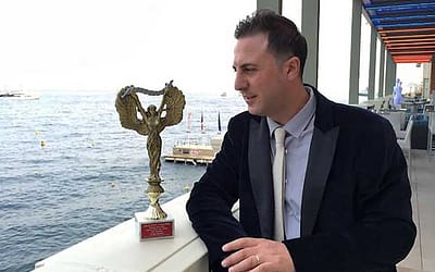 Palma d’oro per l’arte, premiazione dell’artista Luigi Basile