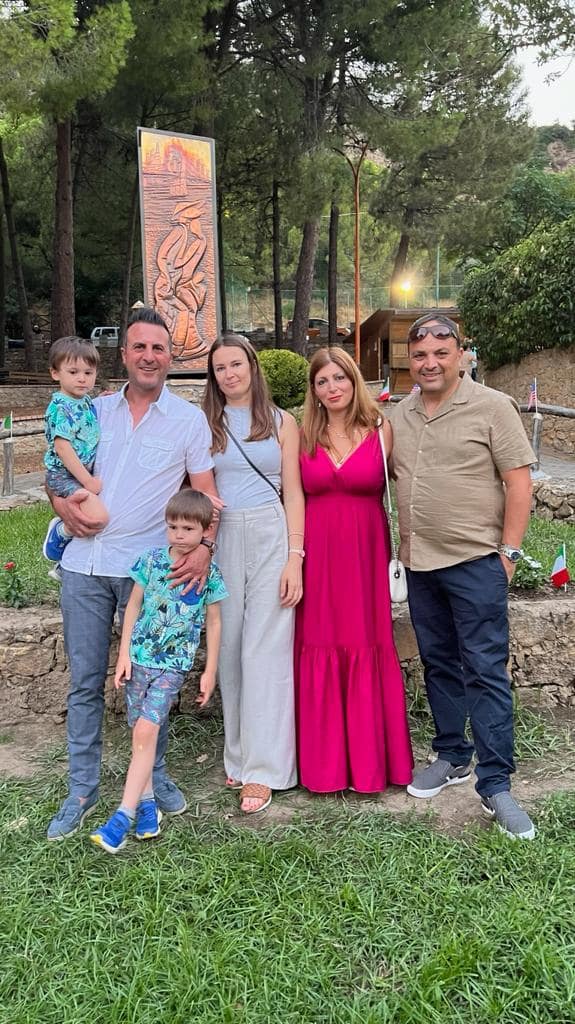 Monumento dedicato agli emigrati d'America realizzato da Luigi Basile per il comune di Belvedere di Spinello