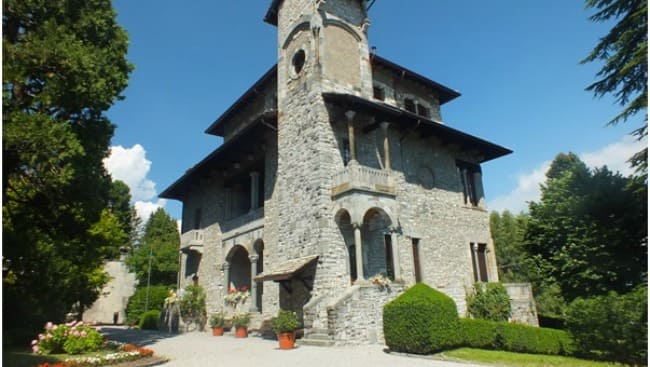 Mostra collettiva in Villa Turconi - Luigi Basile vi ha esposto la sua opera d'arte realizzata insieme ad altri 3 artisti