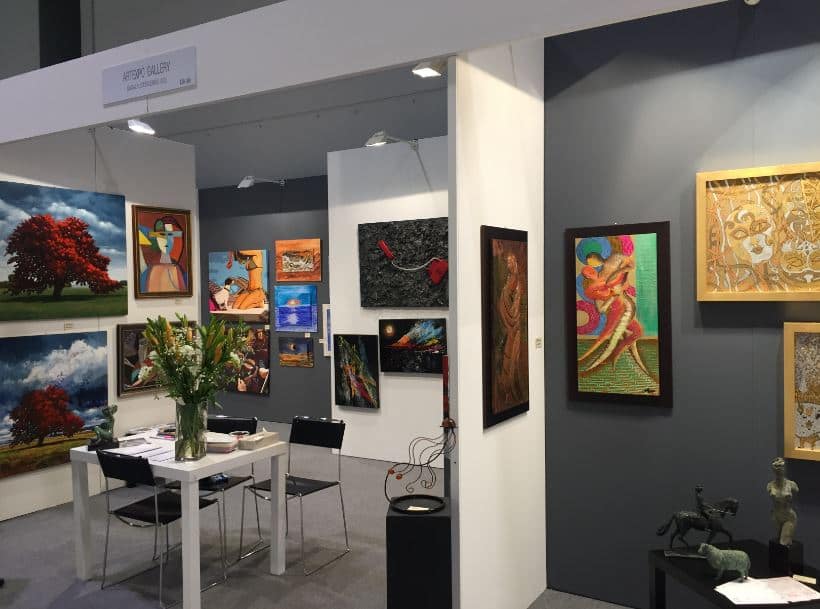 Foto della mostra tenuta da Luigi Basile con Basile Arte