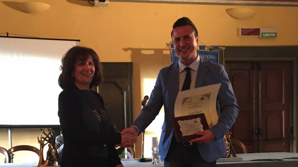 Sabato 28 Maggio 2016 Luigi Basile ha vinto il Premio alla Professionalità al Rotary Club.